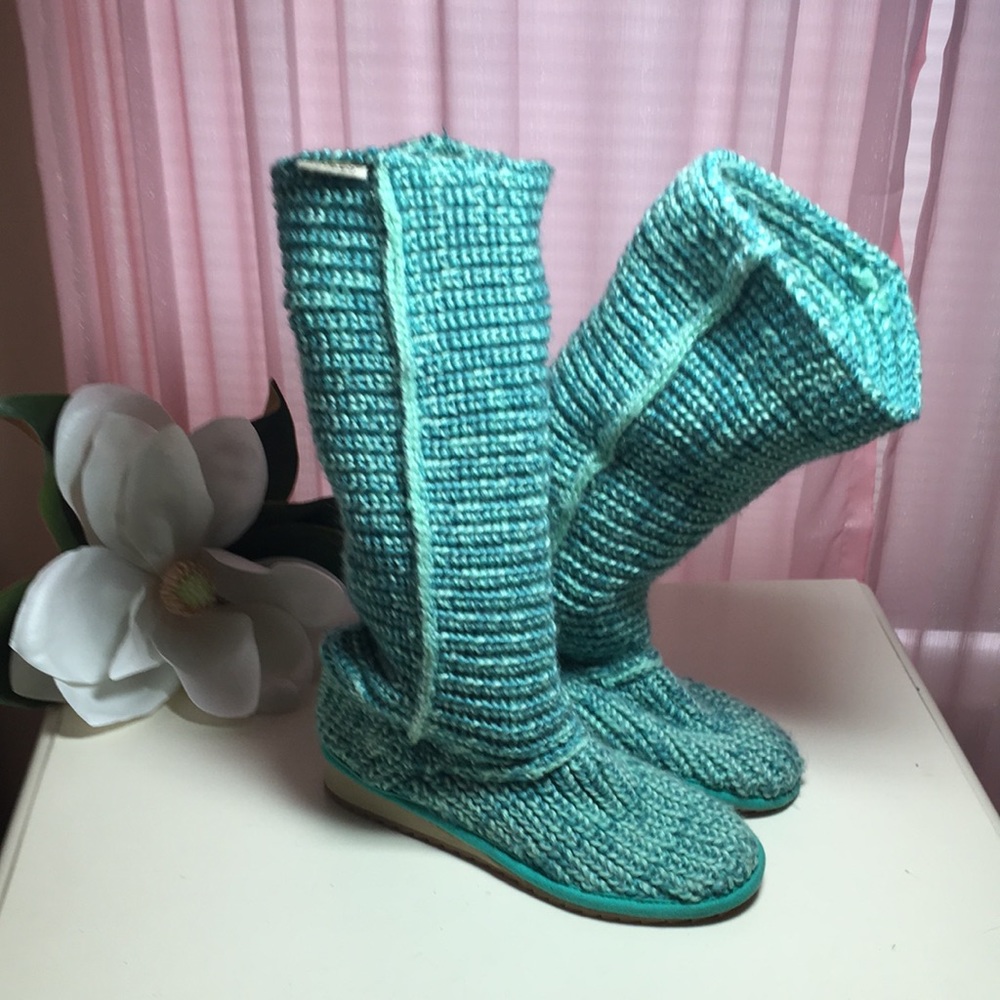 Rebels sweater boots size 6